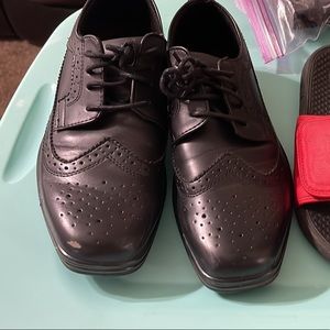 Dress shoes